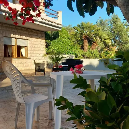Chigias Con Giardino A Pochi Minuti Dal Mare Lägenhet