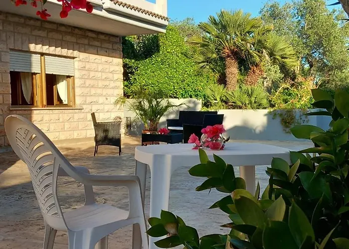 Chigias Con Giardino A Pochi Minuti Dal Mare Apartman